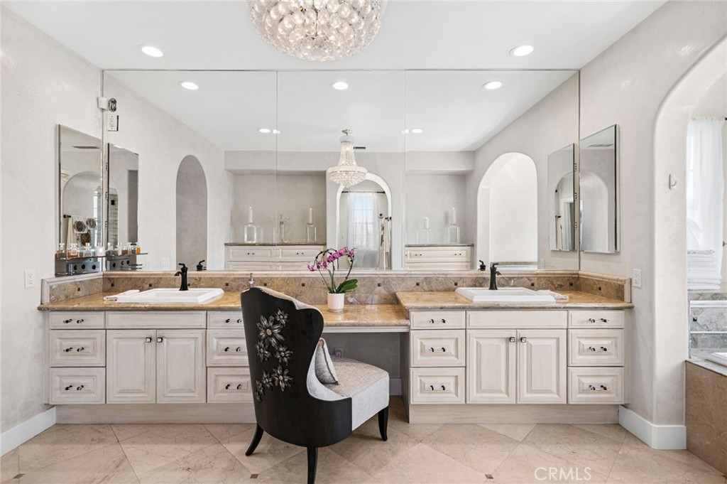 17 Lemans Newport Coast, CA 92657 - Photo 28 of 40 a large kitchen with a large island