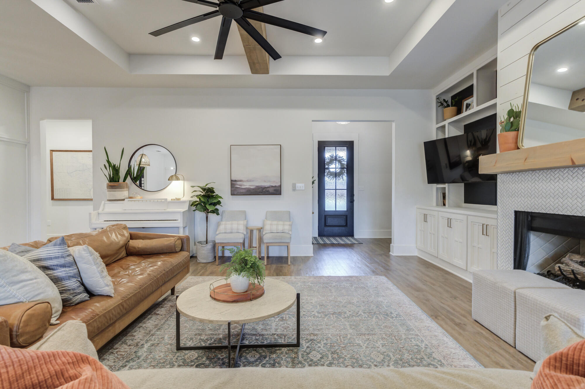 7029 101st Street Lubbock, TX 79424 - Photo 13 of 53 7029-101st-St_Lubbock-TX_15_Living-Room