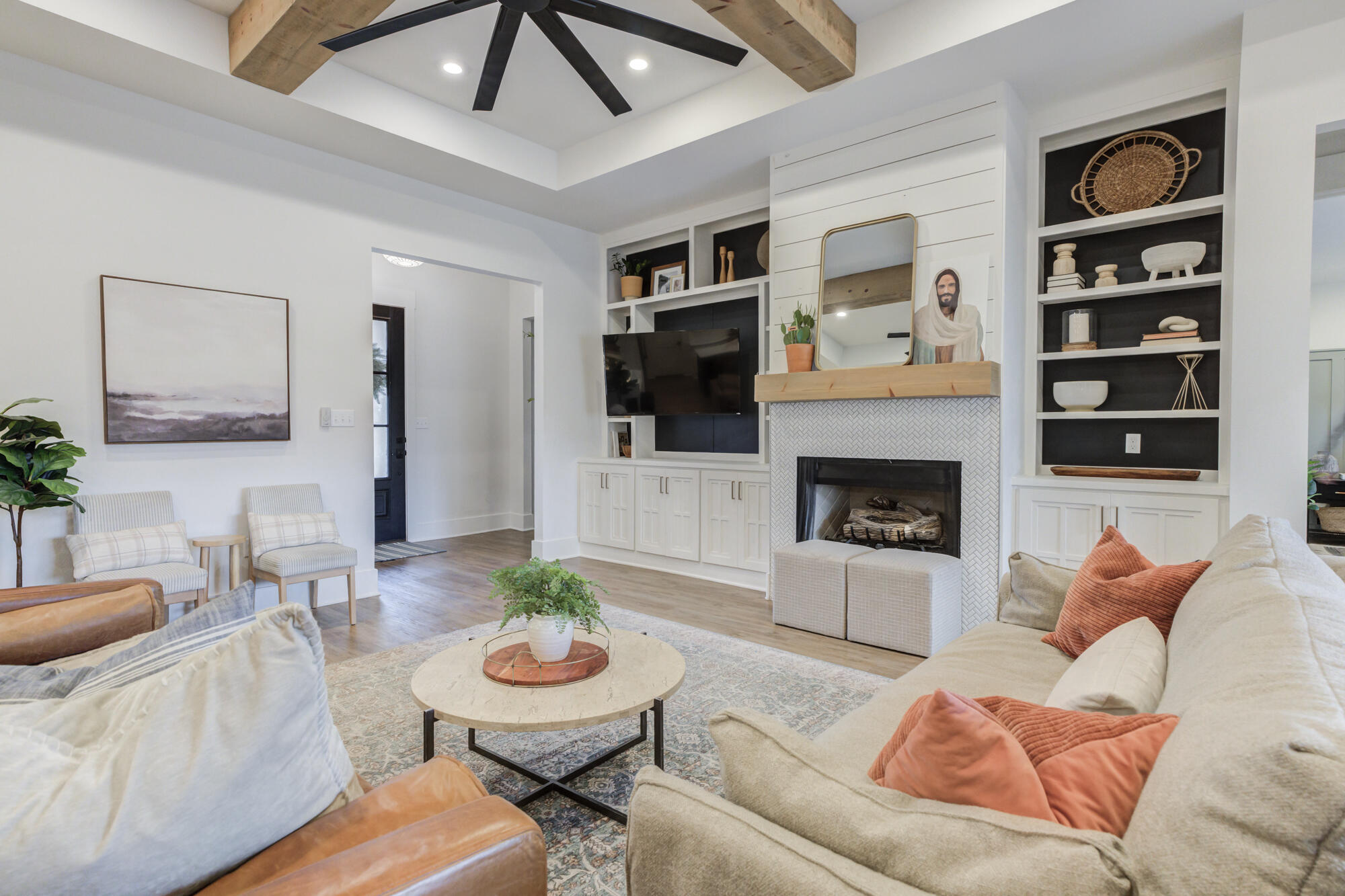 7029 101st Street Lubbock, TX 79424 - Photo 14 of 53 7029-101st-St_Lubbock-TX_16_Living-Room