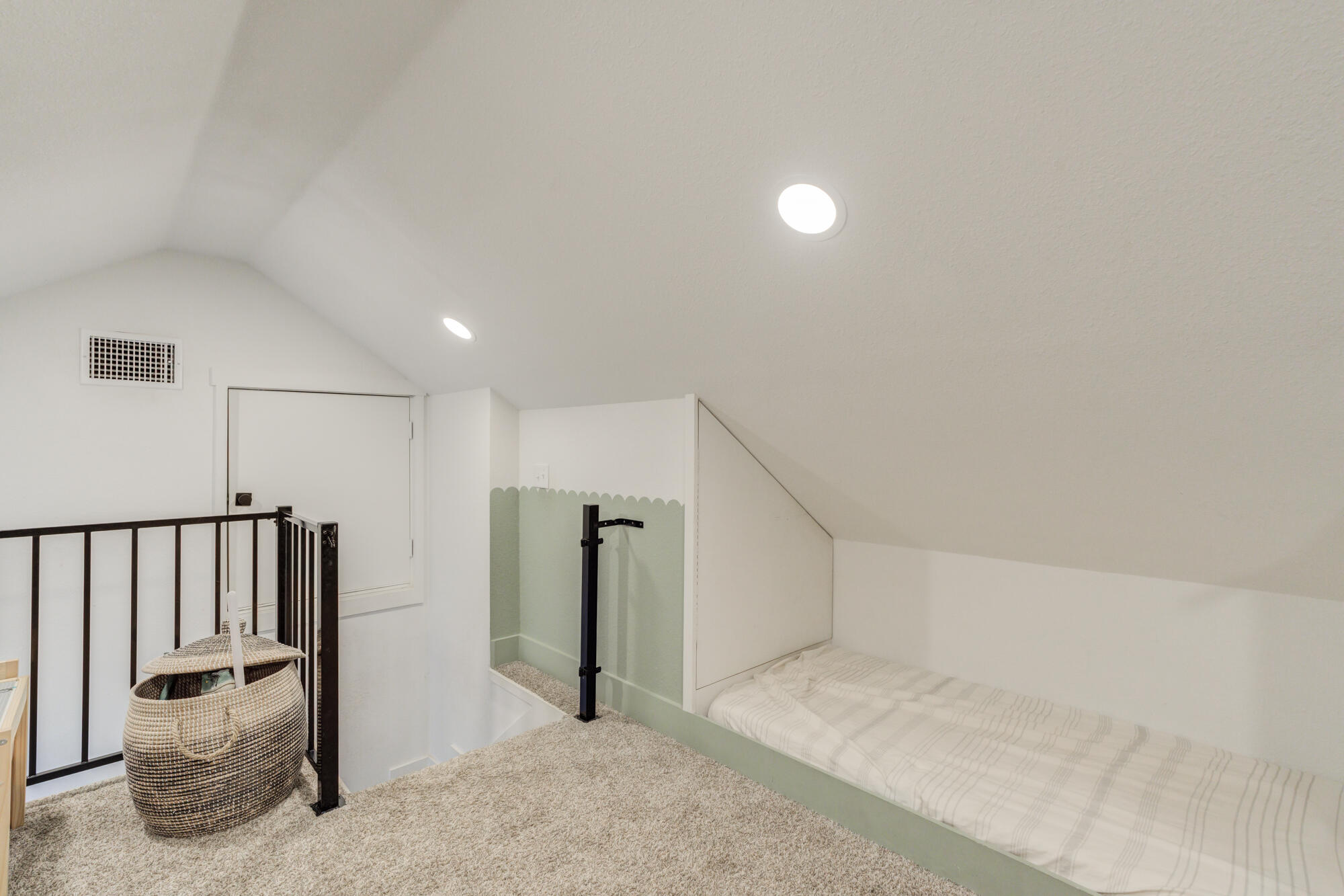 7029 101st Street Lubbock, TX 79424 - Photo 27 of 53 7029-101st-St_Lubbock-TX_51_Bonus-Room