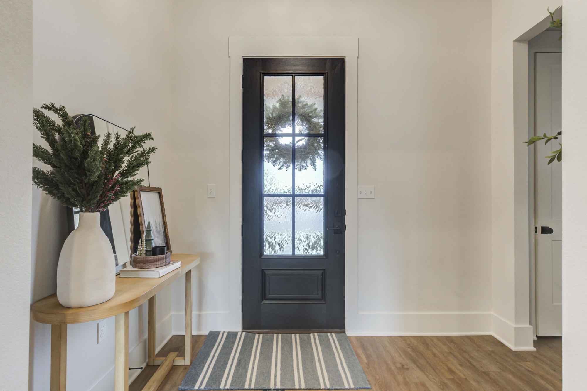 7029 101st Street Lubbock, TX 79424 - Photo 10 of 53 7029-101st-St_Lubbock-TX_6_Entryway