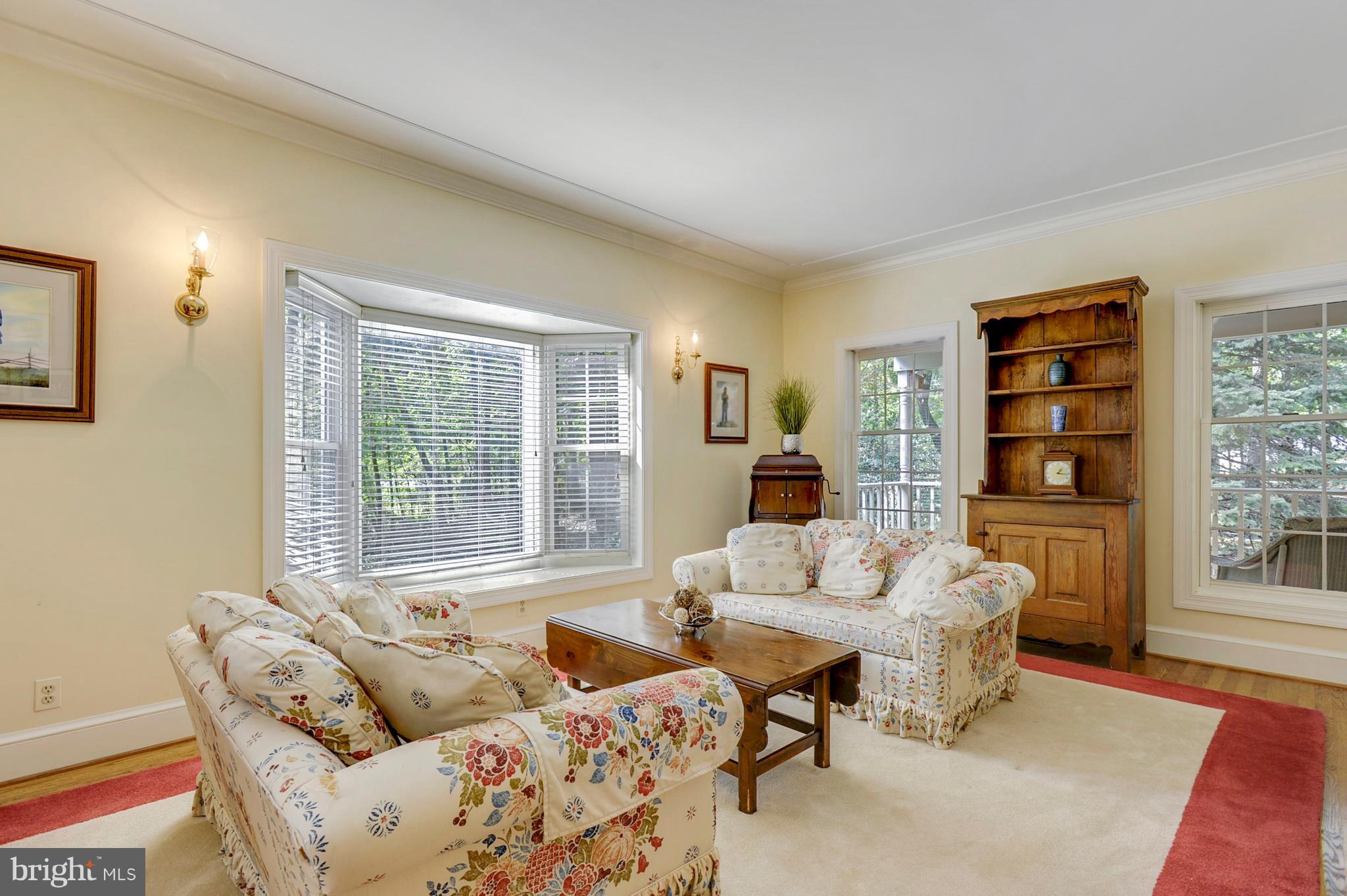 22118 Watson Road Leesburg, VA 20175 - Photo 4 of 30 Living Room