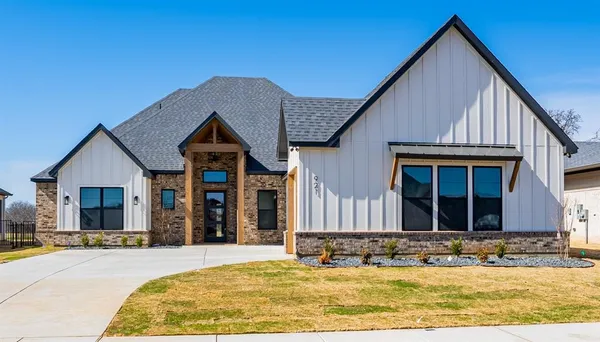 $695,000 | 921 Bandon Dune Drive, Burleson, TX 76028