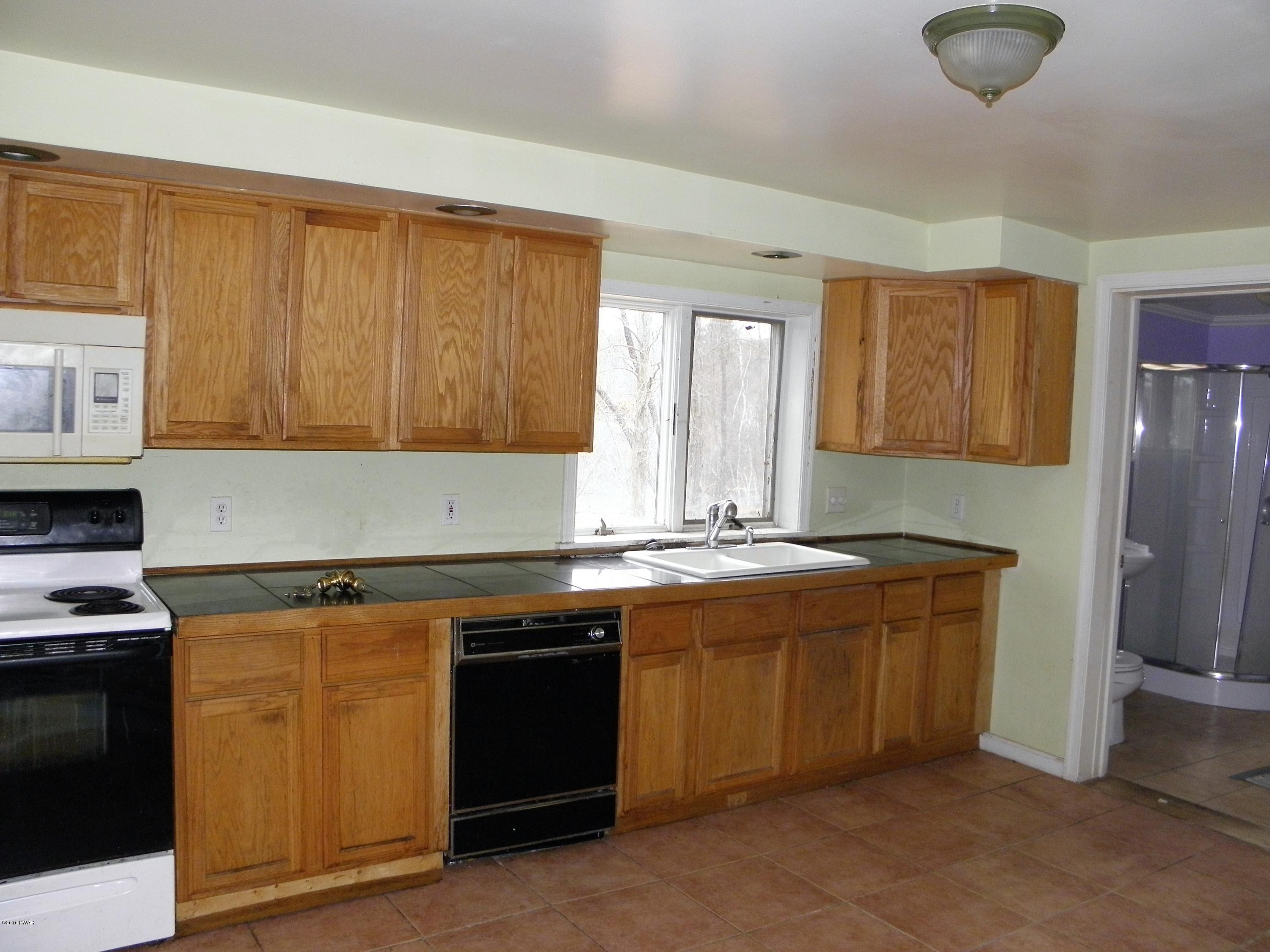 12 Riverside Avenue Hawley, PA 18428 - Photo 9 of 16