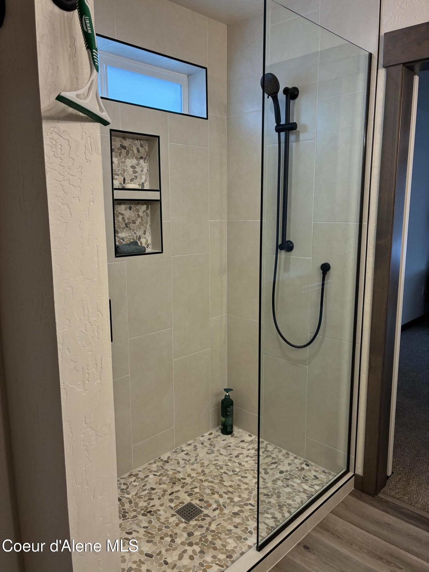 9060 West Oats Avenue Rathdrum, ID 83858 - Photo 20 of 28 MAIN CUSTOM DESIGNED SHOWER