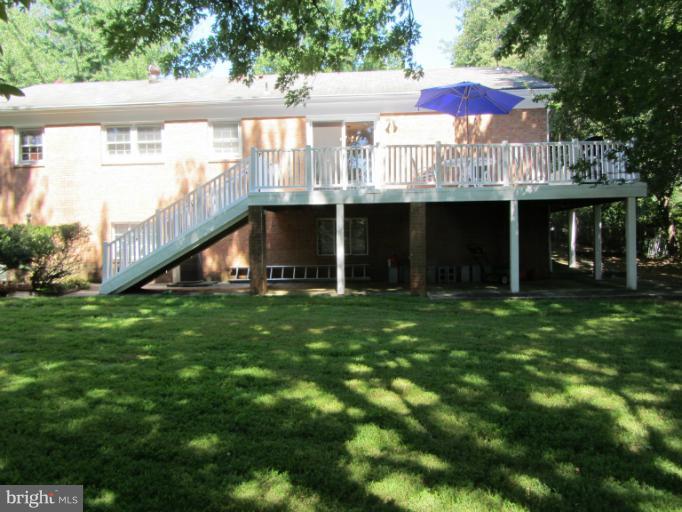 534 Marshall Road Southwest Vienna, VA 22180 - Photo 1 of 15 Exterior (Rear)