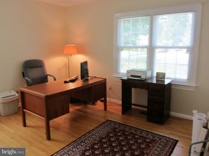 534 Marshall Road Southwest Vienna, VA 22180 - Photo 4 of 15 Bedroom