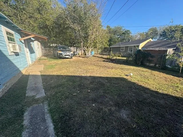 a view of outdoor space yard and basketball court