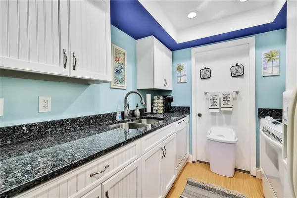 $5,835 | 3806 Gulf Of Mexico Drive, Unit C210, Longboat Key, FL 34228