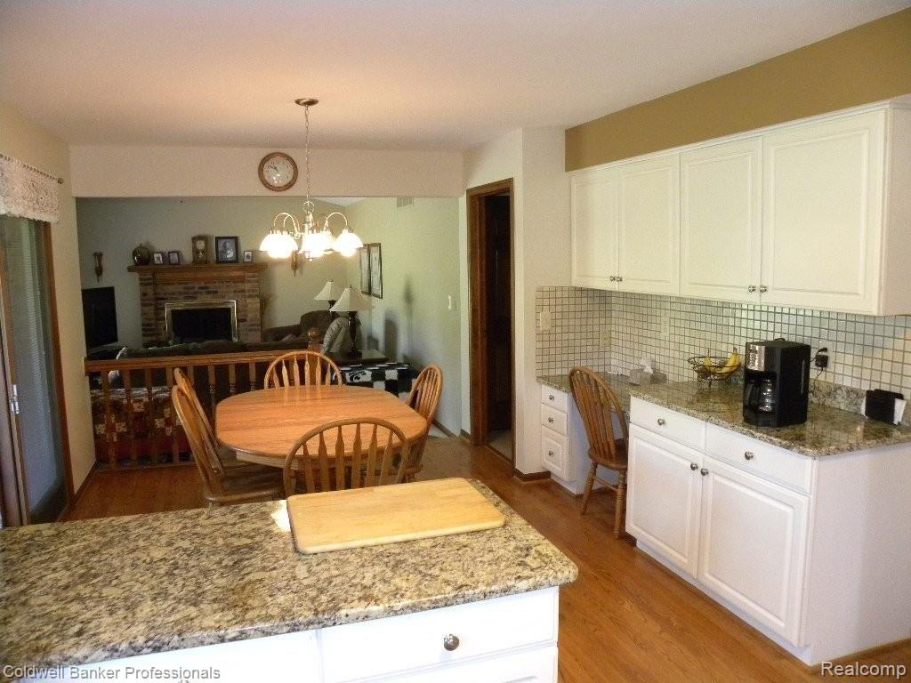 44490 Stone Road Novi, MI 48375 - Photo 2 of 22 STONE 44490 (5).JPG