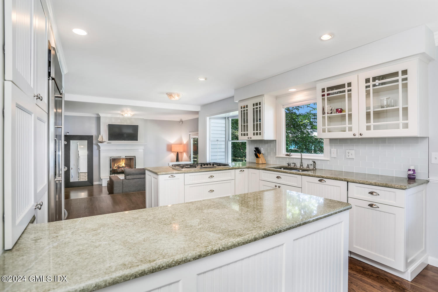 24 Juniper Lane Riverside, CT 06878 - Photo 12 of 35 24 Juniper Ln Riverside CT-large-019-019