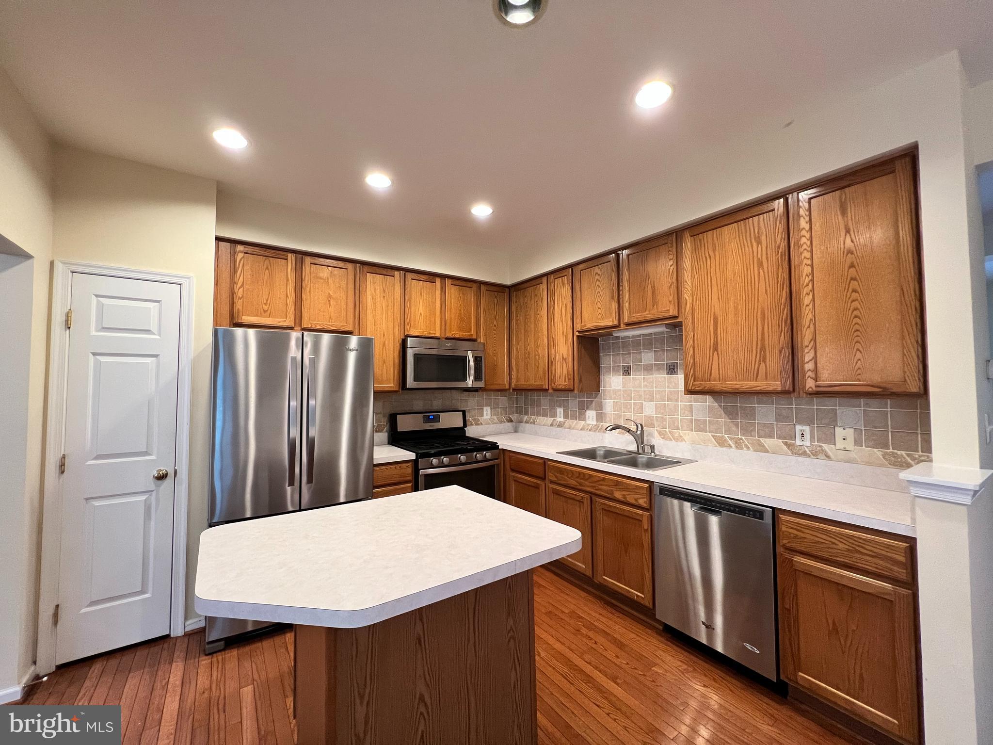 10168 Elgin Way Bristow, VA 20136 - Photo 7 of 37 Kitchen