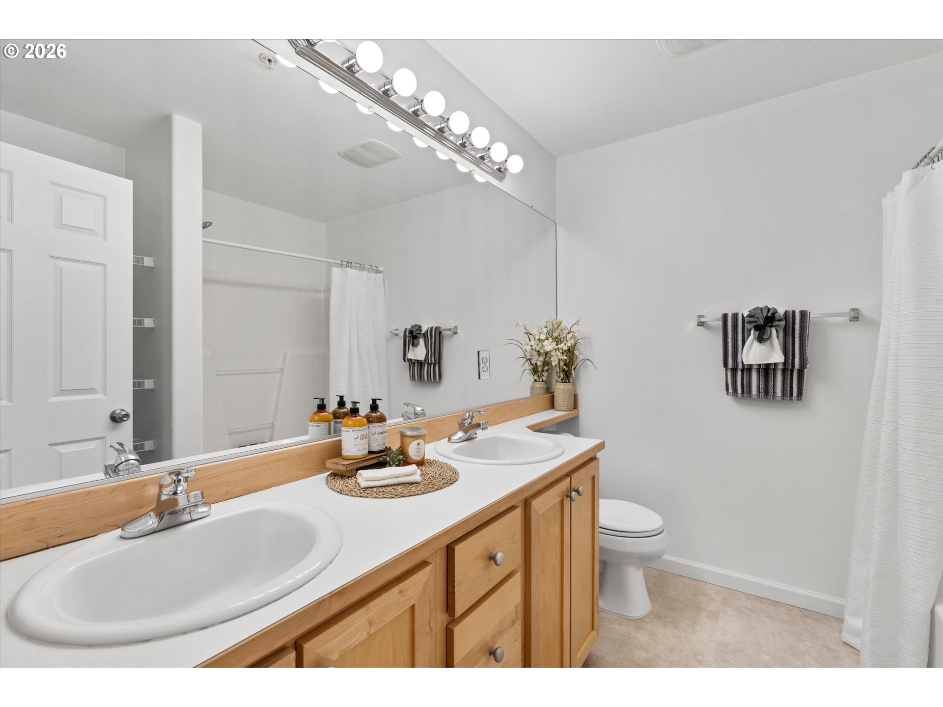 15250 Southwest Sparrow Loop, Unit 105 Beaverton, OR 97007 - Photo 27 of 41 Primary Bedroom