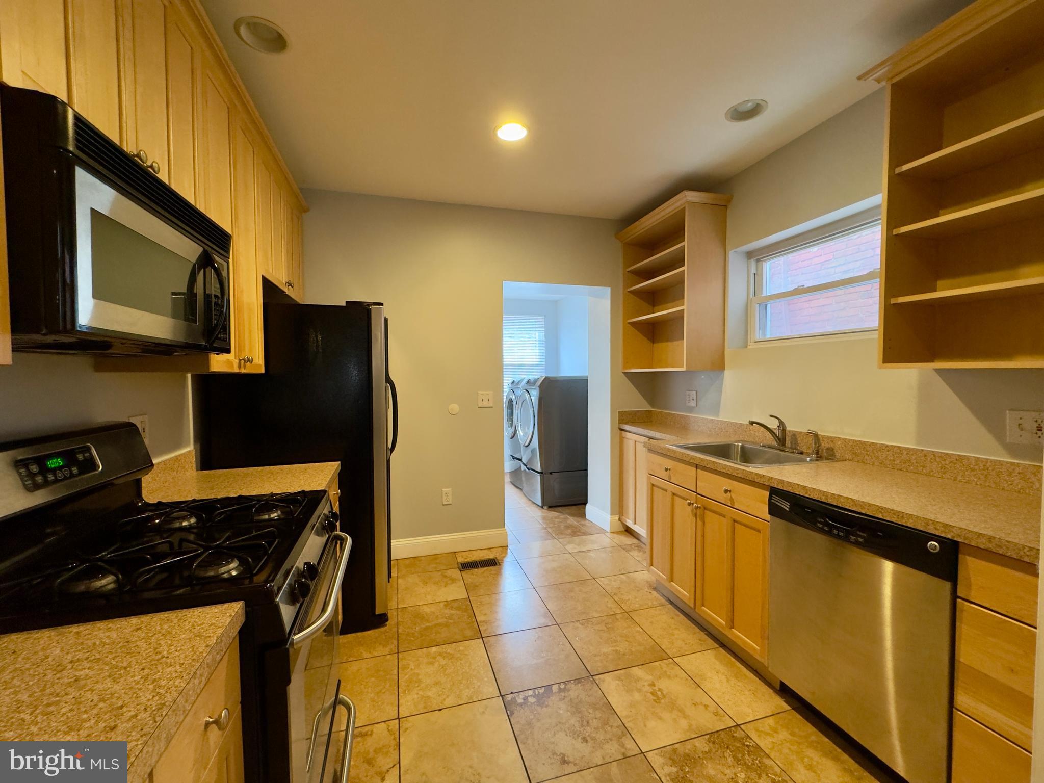 816 West 37th Street Baltimore, MD 21211 - Photo 11 of 22