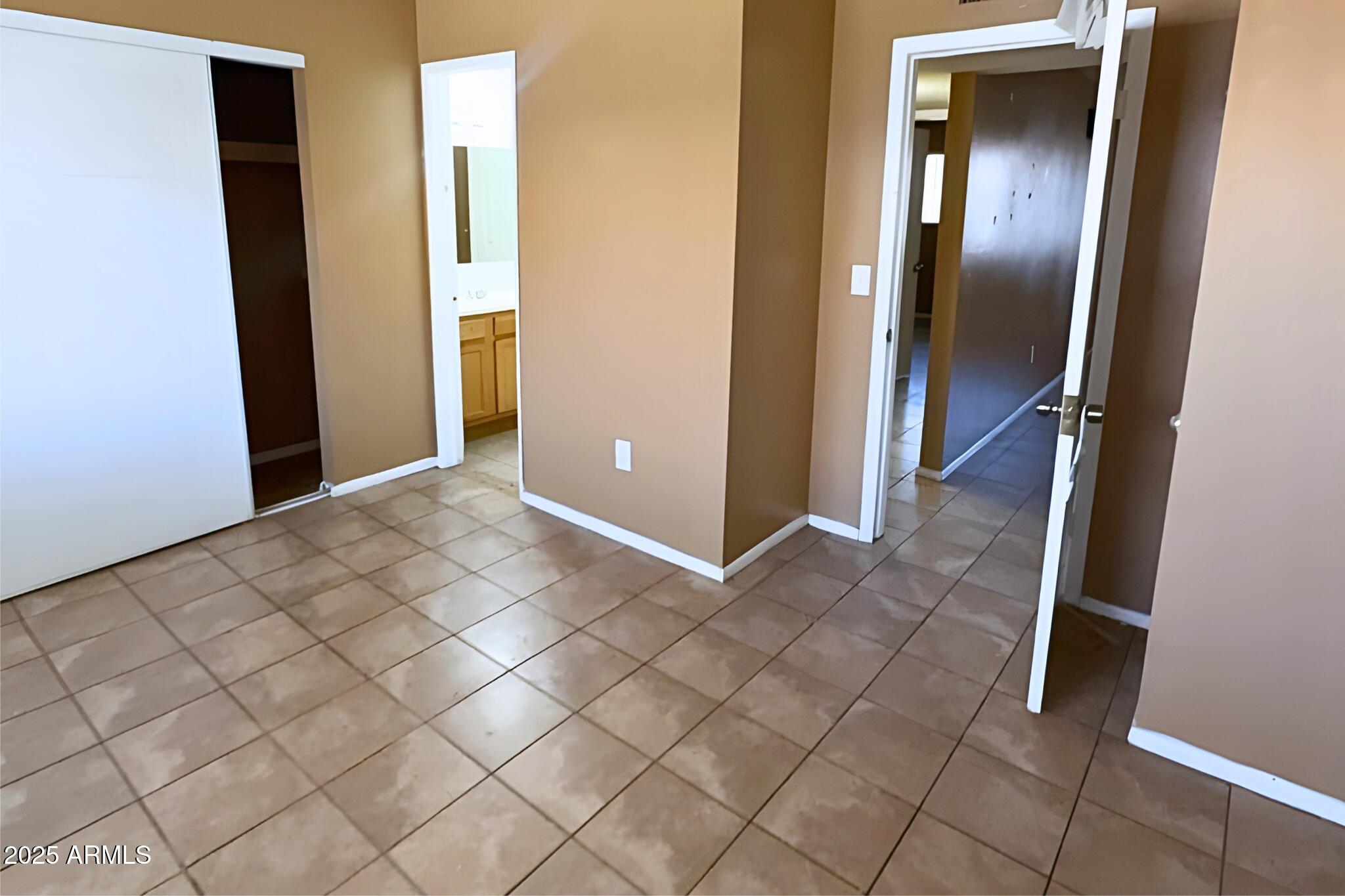 3313 West Harmont Drive, Unit 3 Phoenix, AZ 85051 - Photo 4 of 7