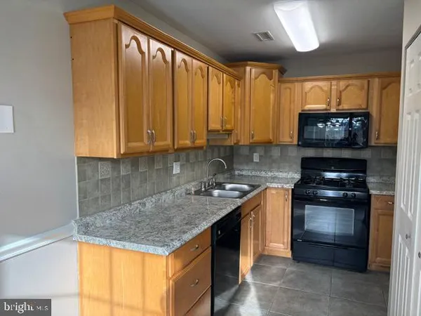 $2,600 | 60 River Bank Drive, Roebling, NJ 08554