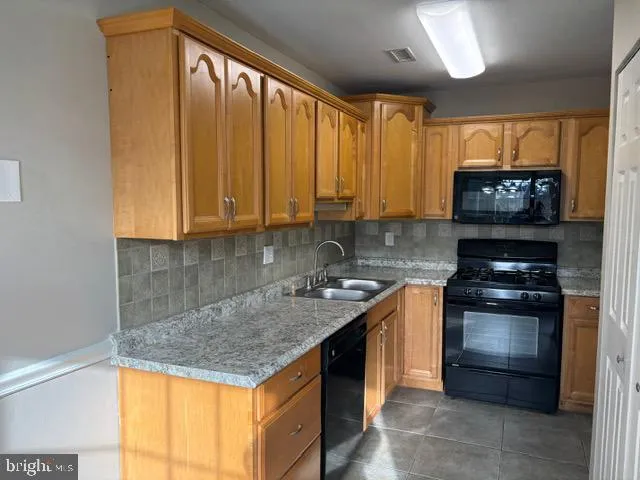 $2,750 | 60 River Bank Drive, Roebling, NJ 08554