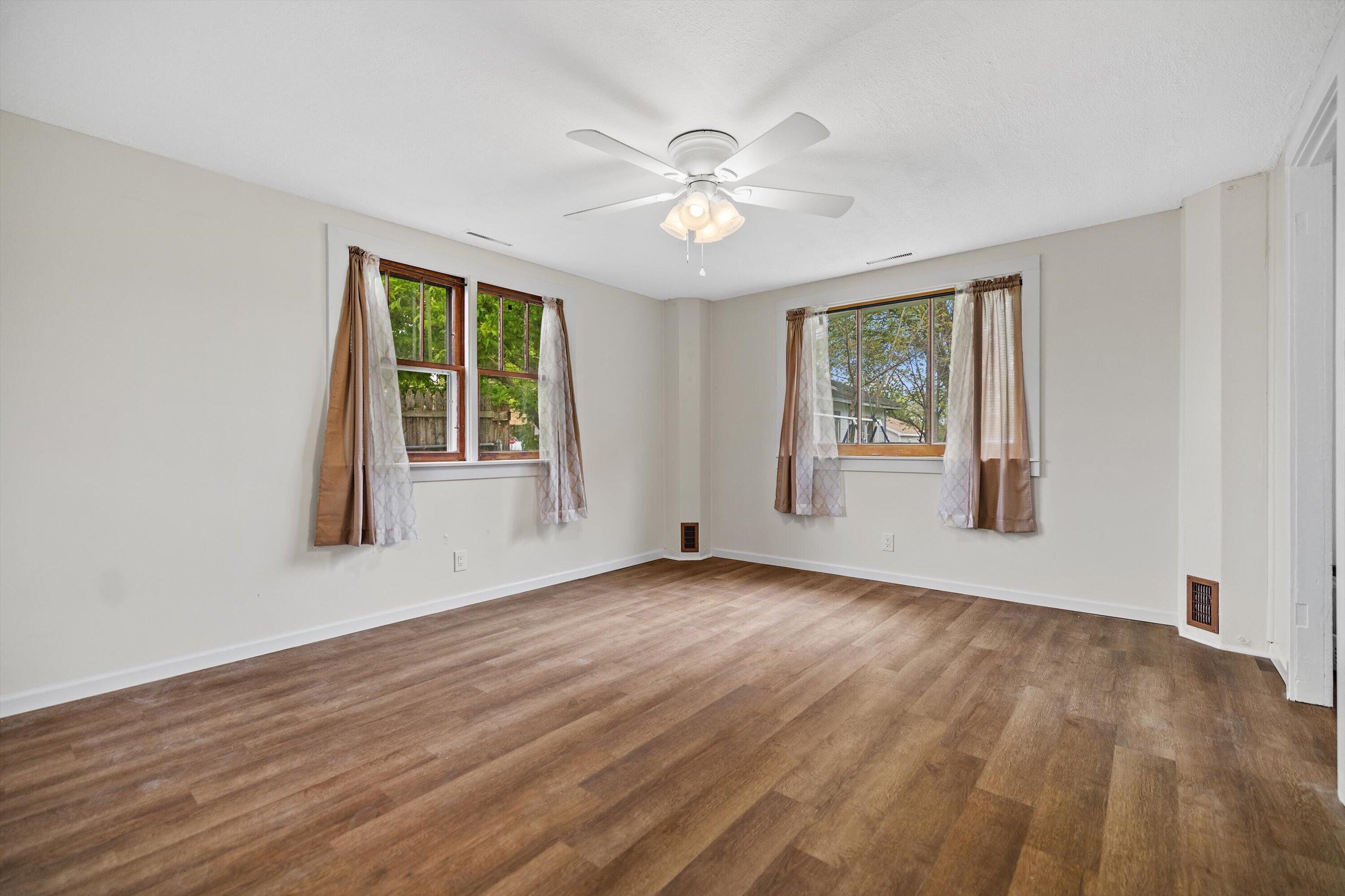 207 Harrison Street Delavan, WI 53115 - Photo 11 of 30 08-IMG_0861