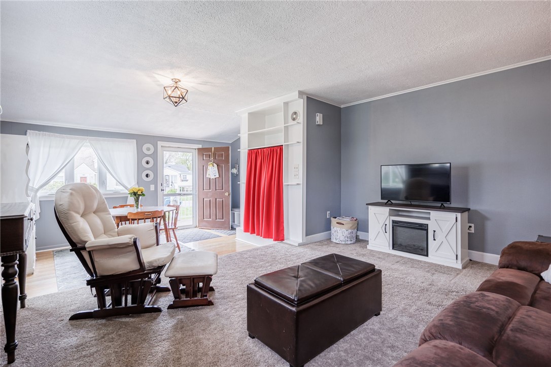 189 Cinnabar Road Irondequoit, NY 14617 - Photo 7 of 31