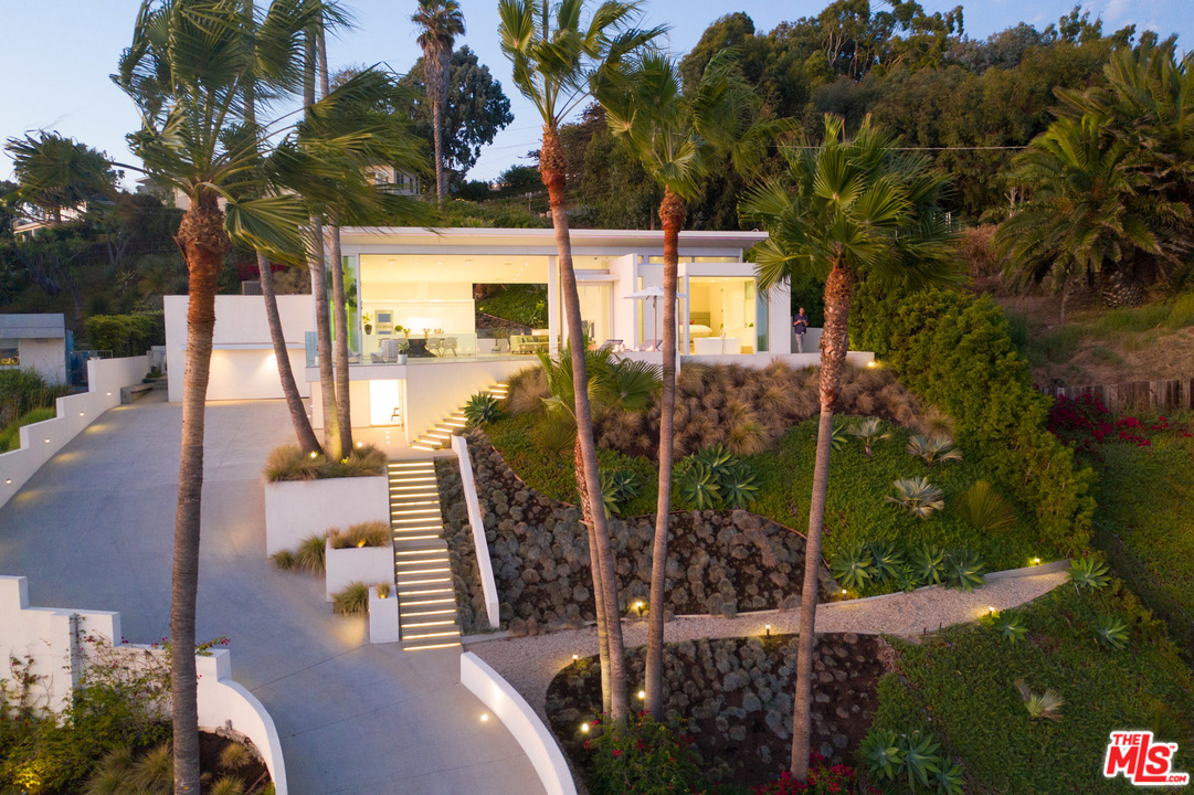 213 Pintoresca Drive Pacific Palisades, CA 90272 - Photo 2 of 23 a view of outdoor space and porch