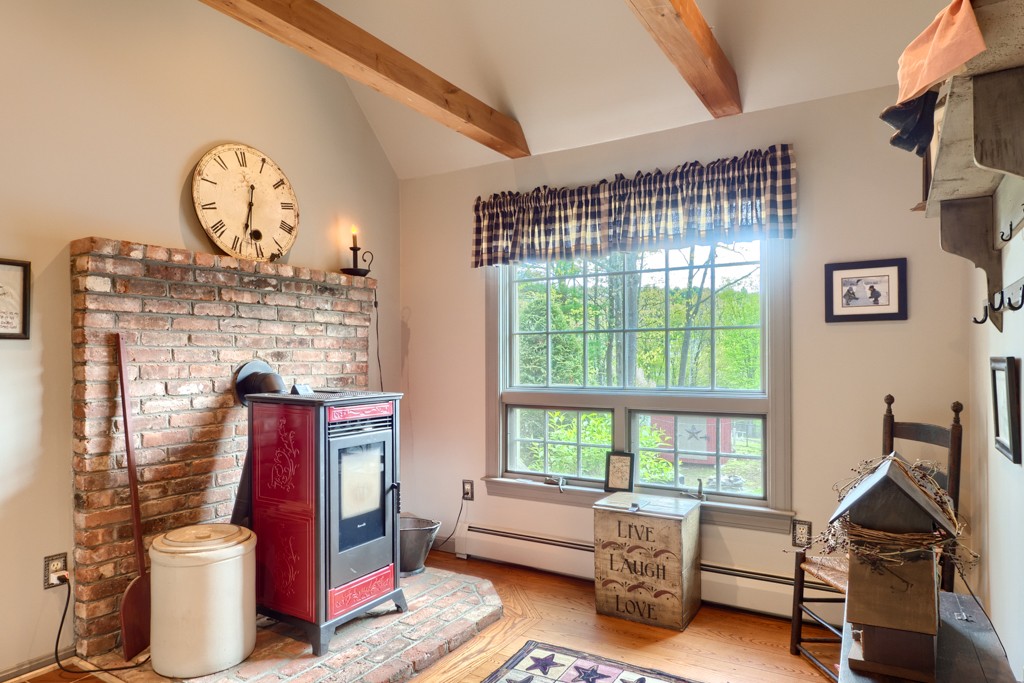 10 Watson Lane Rutland, MA 01543 - Photo 4 of 28