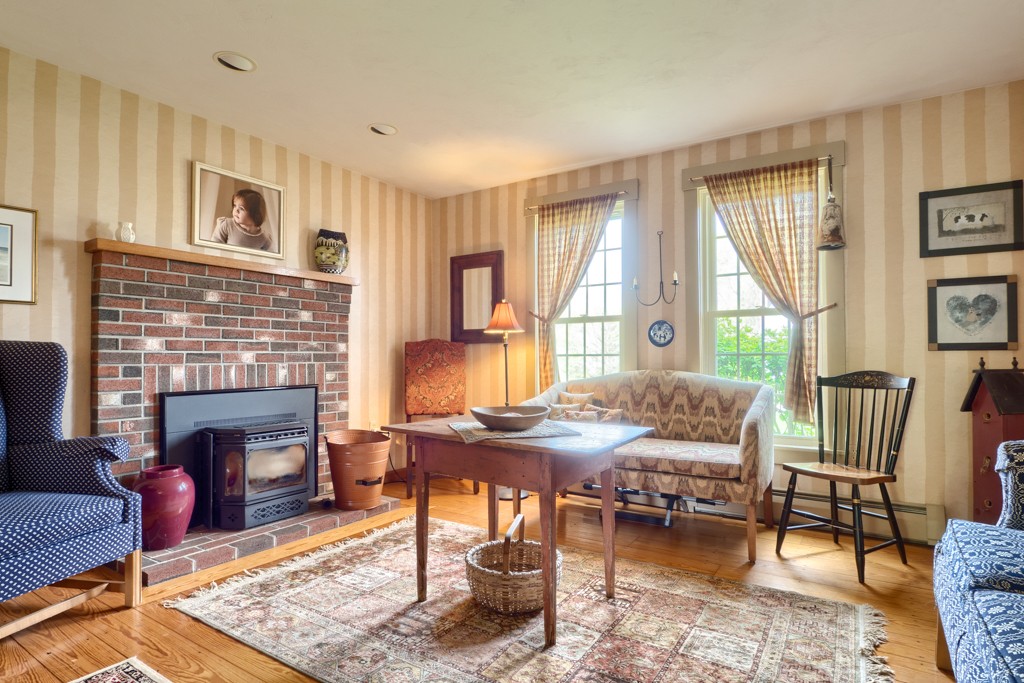 10 Watson Lane Rutland, MA 01543 - Photo 5 of 28