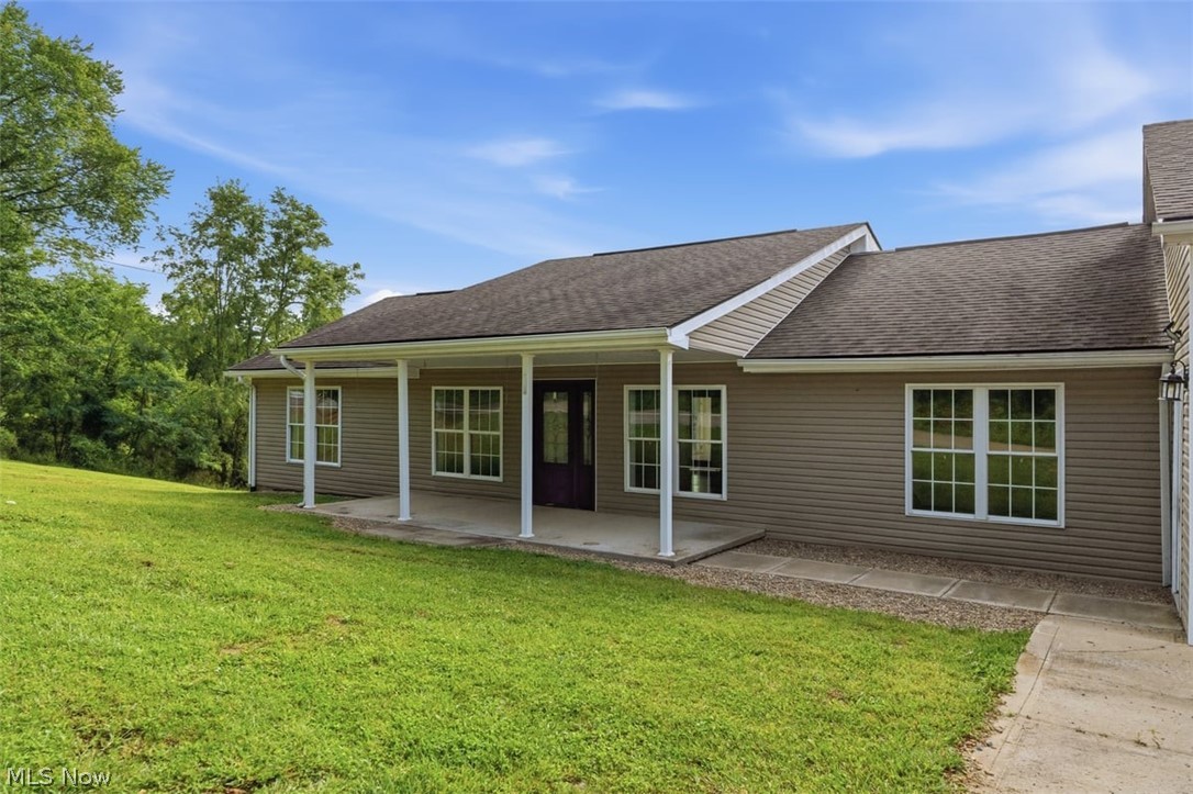 1484 Lake Washington Road Washington, WV 26181 - Photo 5 of 35 Let's go inside...