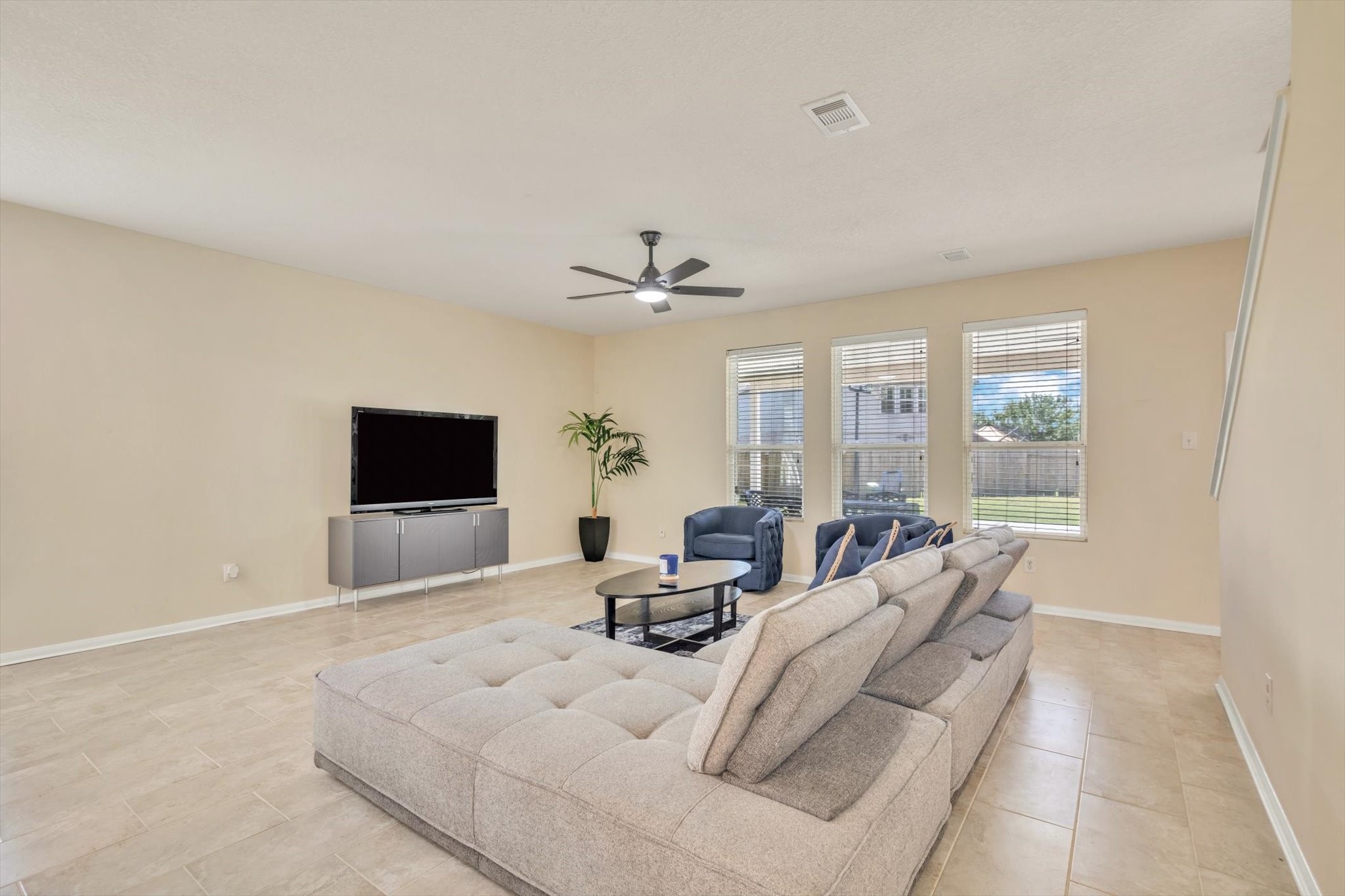 1722 Sun Point Court Humble, TX 77396 - Photo 4 of 40