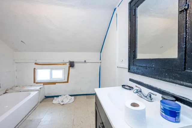 $99,999 | 561 Heck Court, Benton Harbor, MI 49022