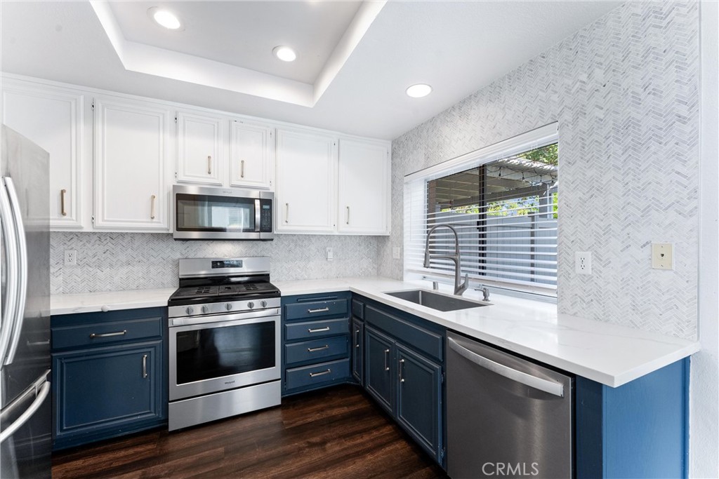 25 Alondra Rancho Santa Margarita, CA 92688 - Photo 13 of 59 Quartz Countertop