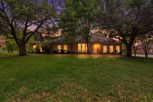 $550,000 | 270 Brookbend Drive, Waxahachie, TX 75165