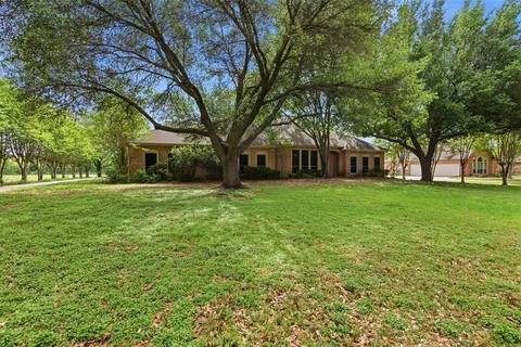 $550,000 | 270 Brookbend Drive, Waxahachie, TX 75165