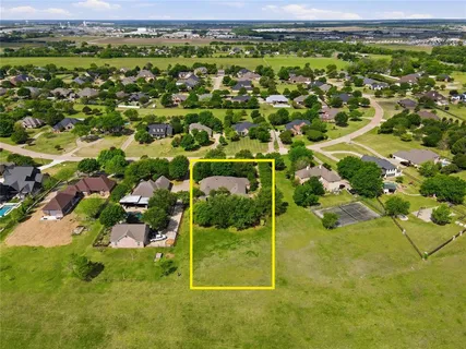 $550,000 | 270 Brookbend Drive, Waxahachie, TX 75165