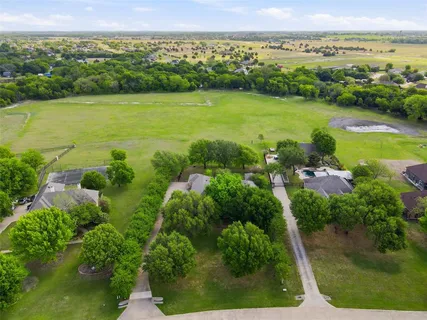 $550,000 | 270 Brookbend Drive, Waxahachie, TX 75165