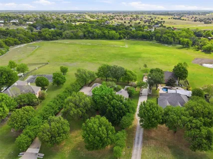 $550,000 | 270 Brookbend Drive, Waxahachie, TX 75165