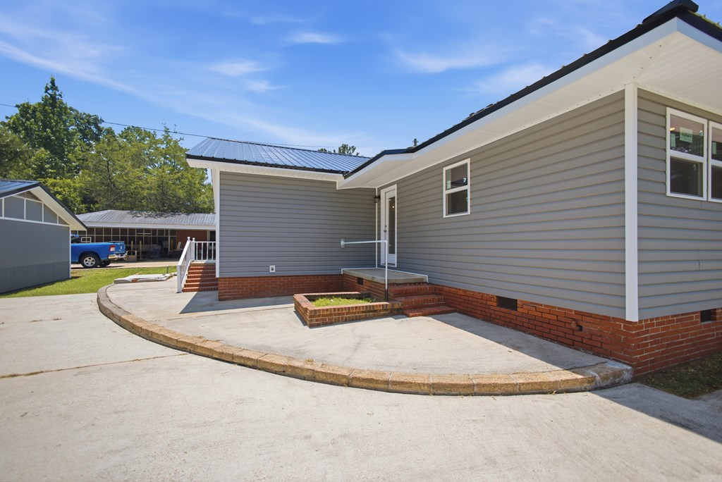 892 Claxton Avenue Elba, AL 36323 - Photo 45 of 53