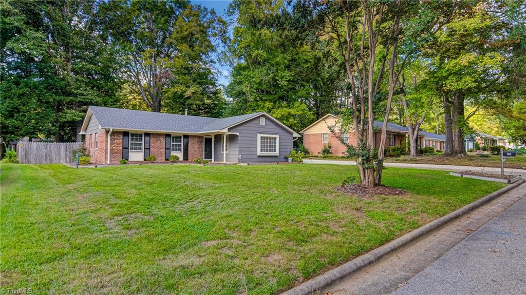 5111 Cheviot Road Greensboro, NC 27455 - Photo 3 of 31