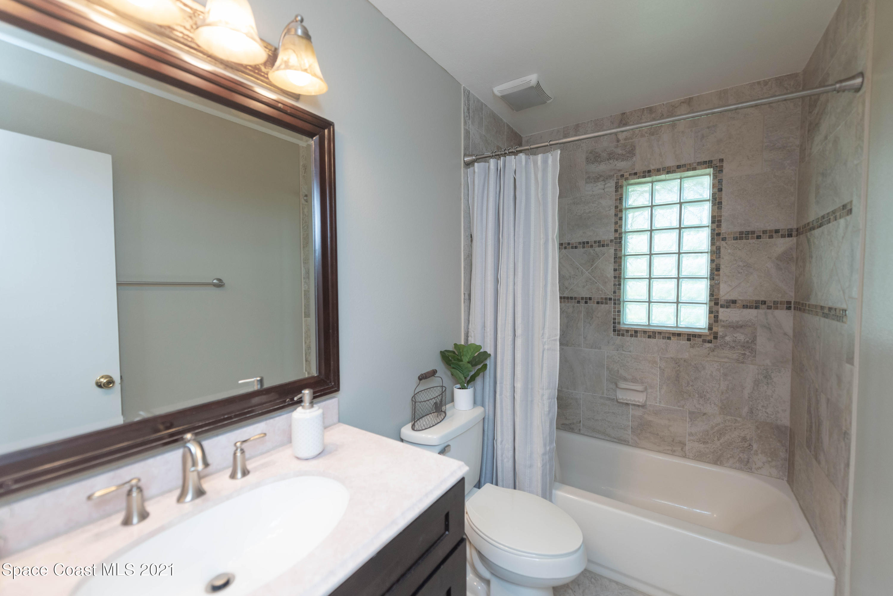 2680 Lakemont Road Melbourne, FL 32934 - Photo 14 of 21 14. Guest Bedroom