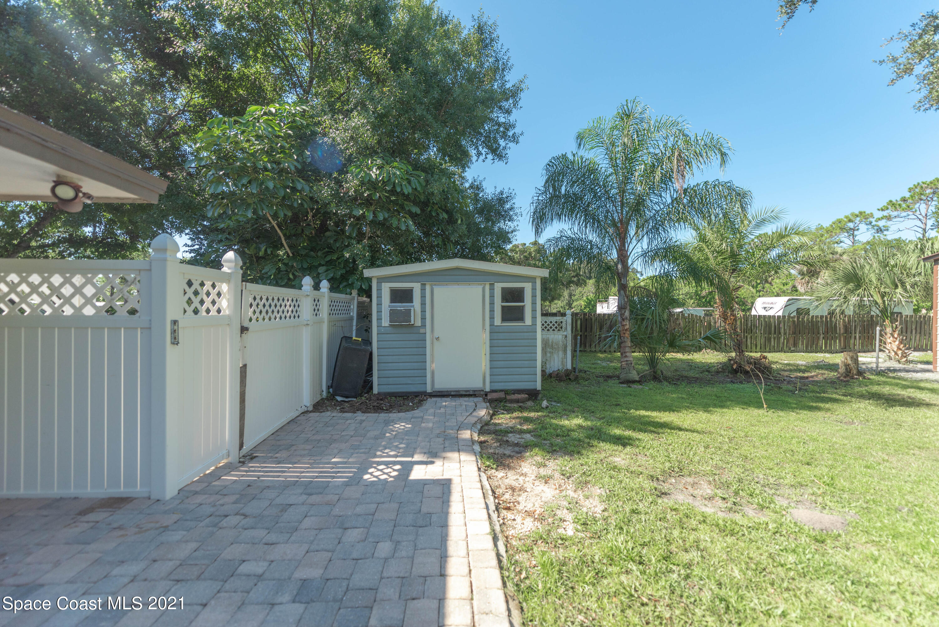 2680 Lakemont Road Melbourne, FL 32934 - Photo 17 of 21 17. Shed
