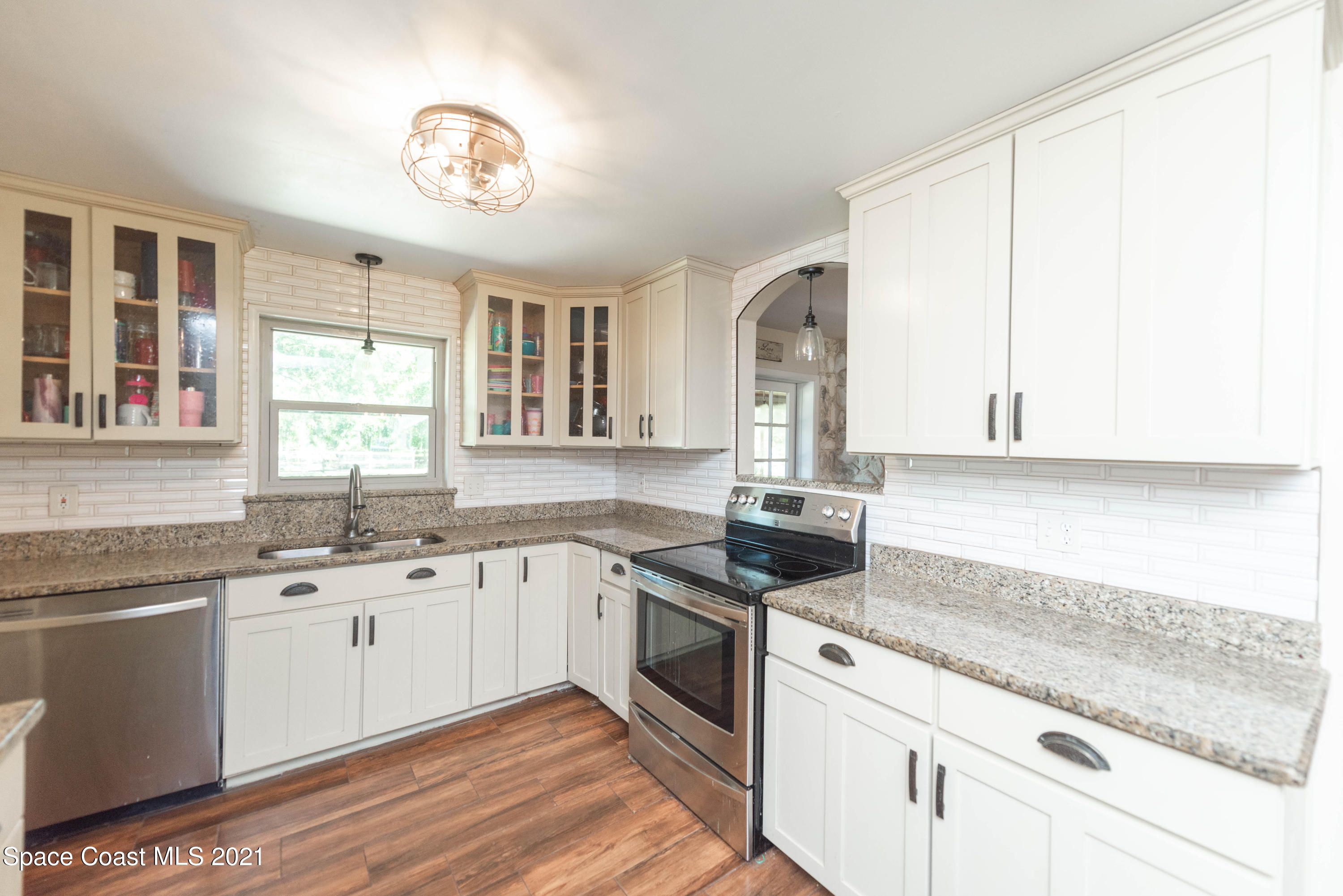 2680 Lakemont Road Melbourne, FL 32934 - Photo 7 of 21 7. Kitchen