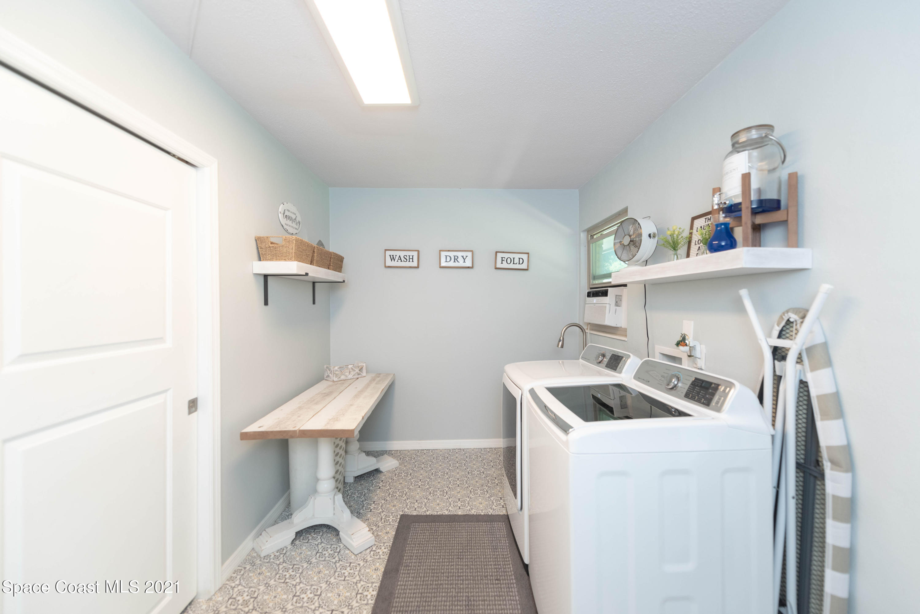 2680 Lakemont Road Melbourne, FL 32934 - Photo 8 of 21 8. Laundry Room