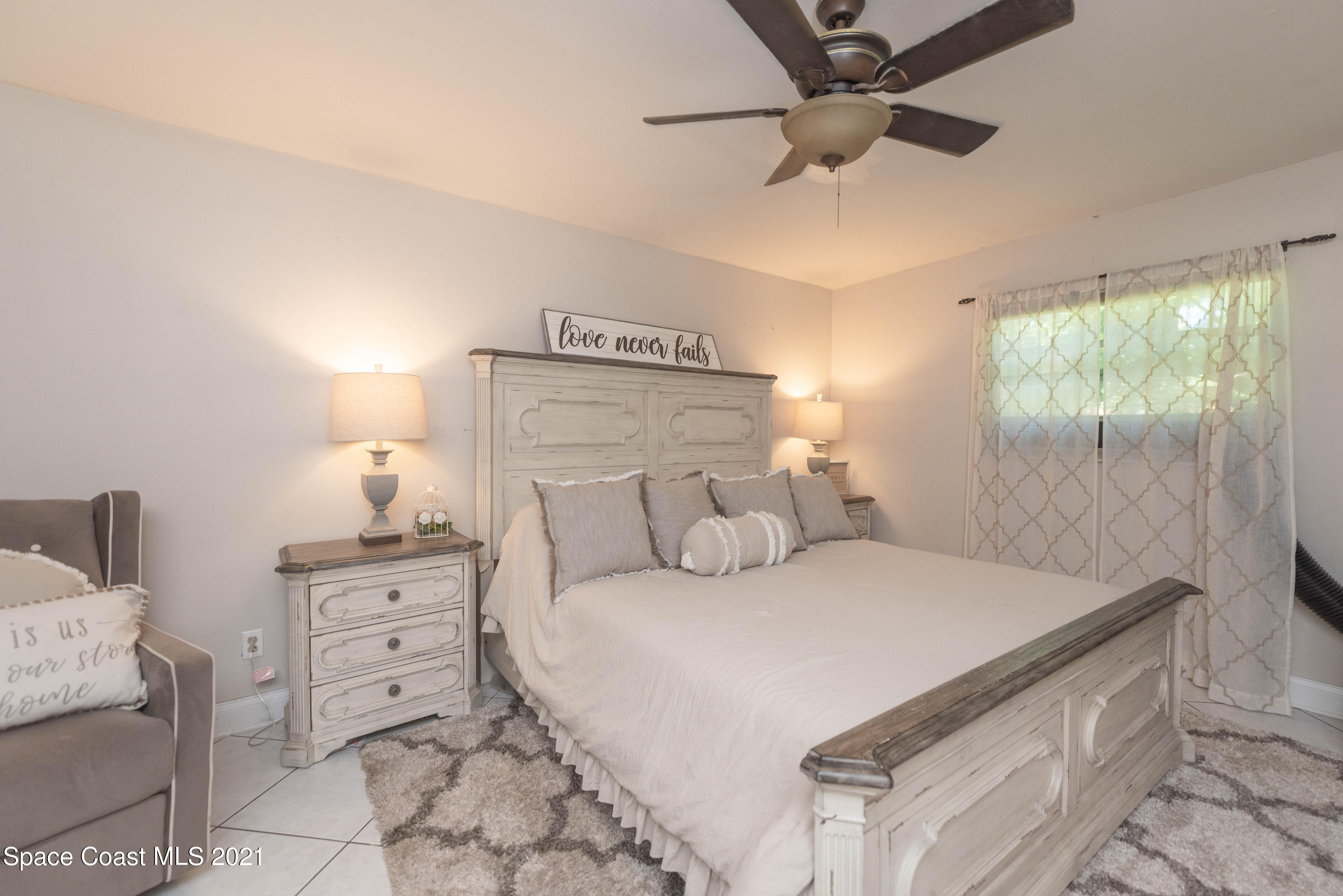 2680 Lakemont Road Melbourne, FL 32934 - Photo 9 of 21 9. Master Bedroom