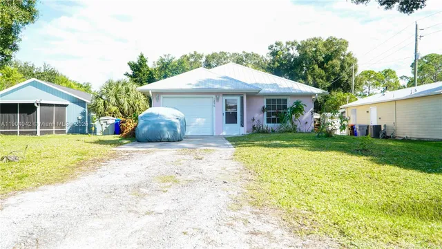 $275,000 | 1496 24th Avenue Southwest, Vero Beach, FL 32962