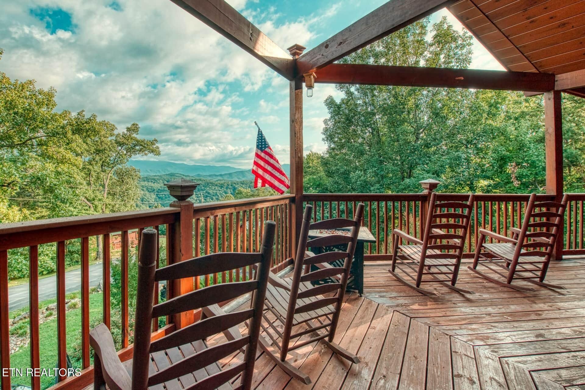 210 Meghans Way Townsend, TN 37882 - Photo 4 of 47