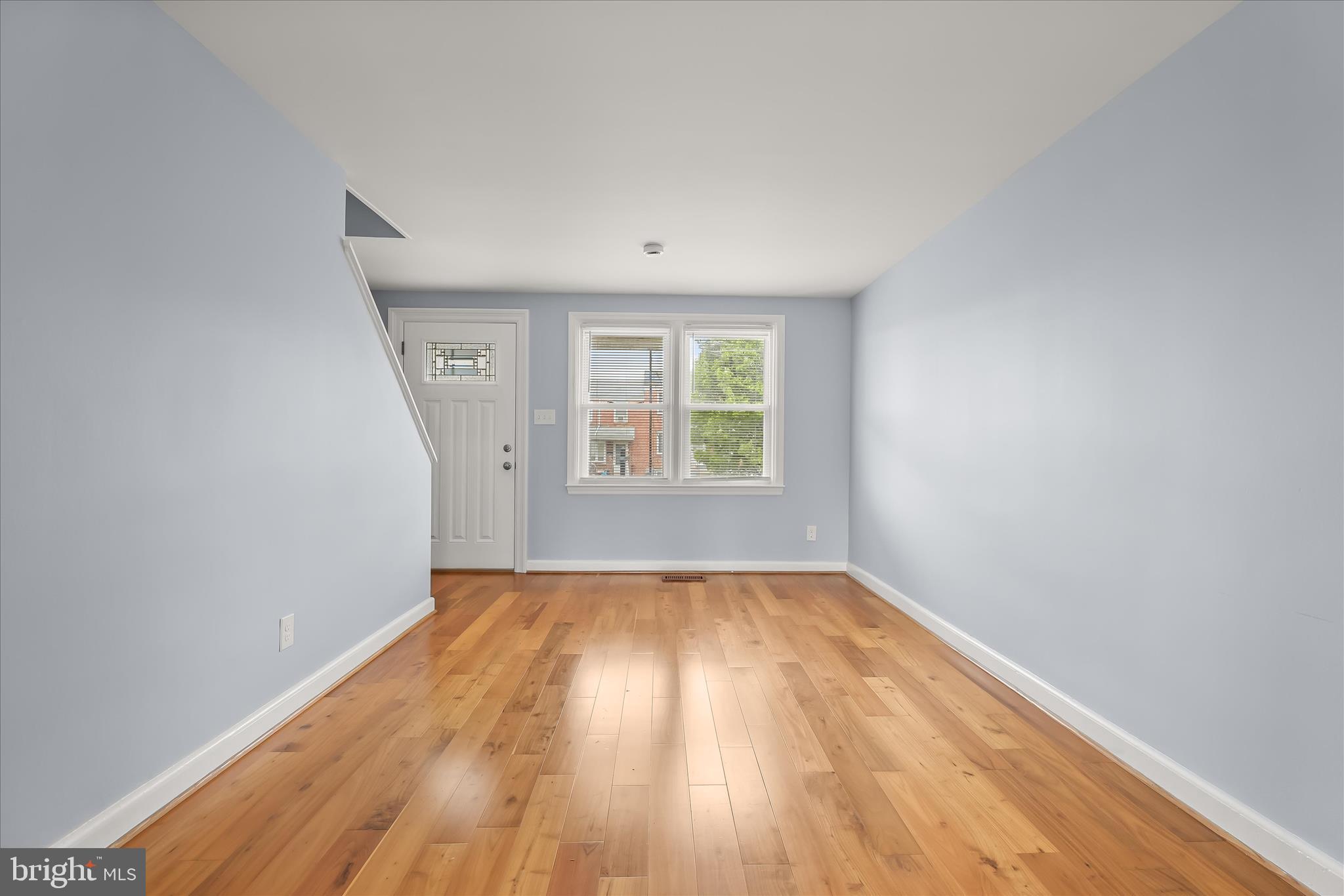 3645 Clarenell Road Baltimore, MD 21229 - Photo 8 of 43 Living Room