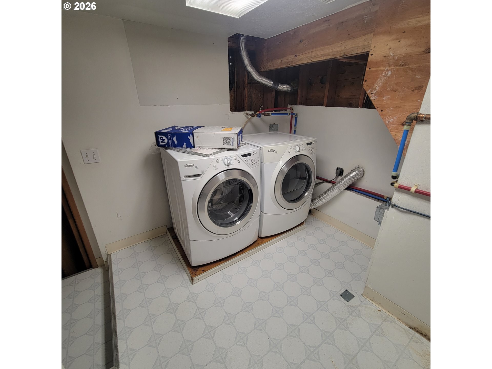 755 Southwest Chestnut Street Portland, OR 97219 - Photo 32 of 39