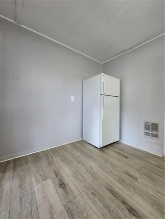 $1,000 | 302 East 121st Avenue, Tampa, FL 33612