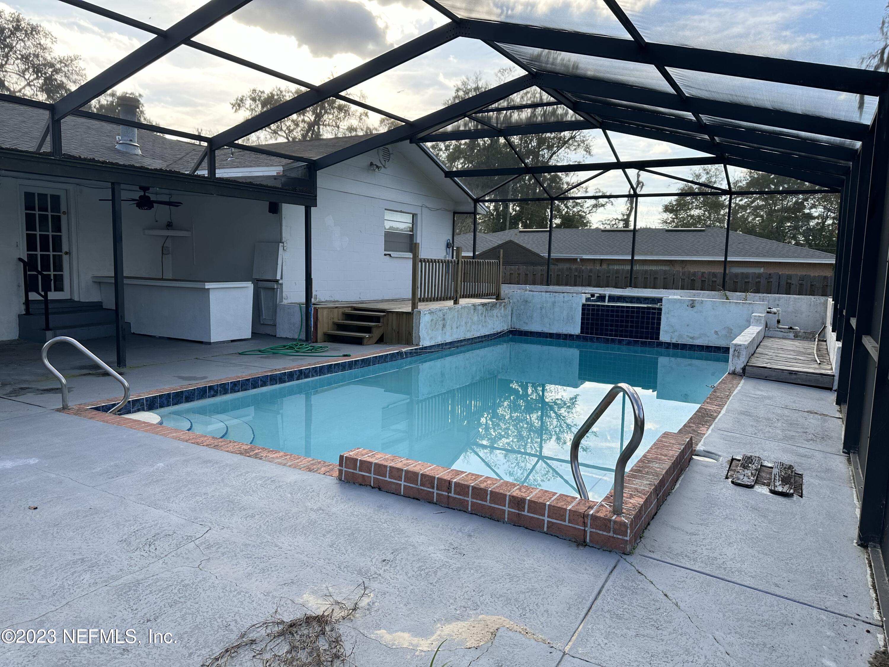 327 Neptune Road Orange Park, FL 32073 - Photo 4 of 17 IMG_0759