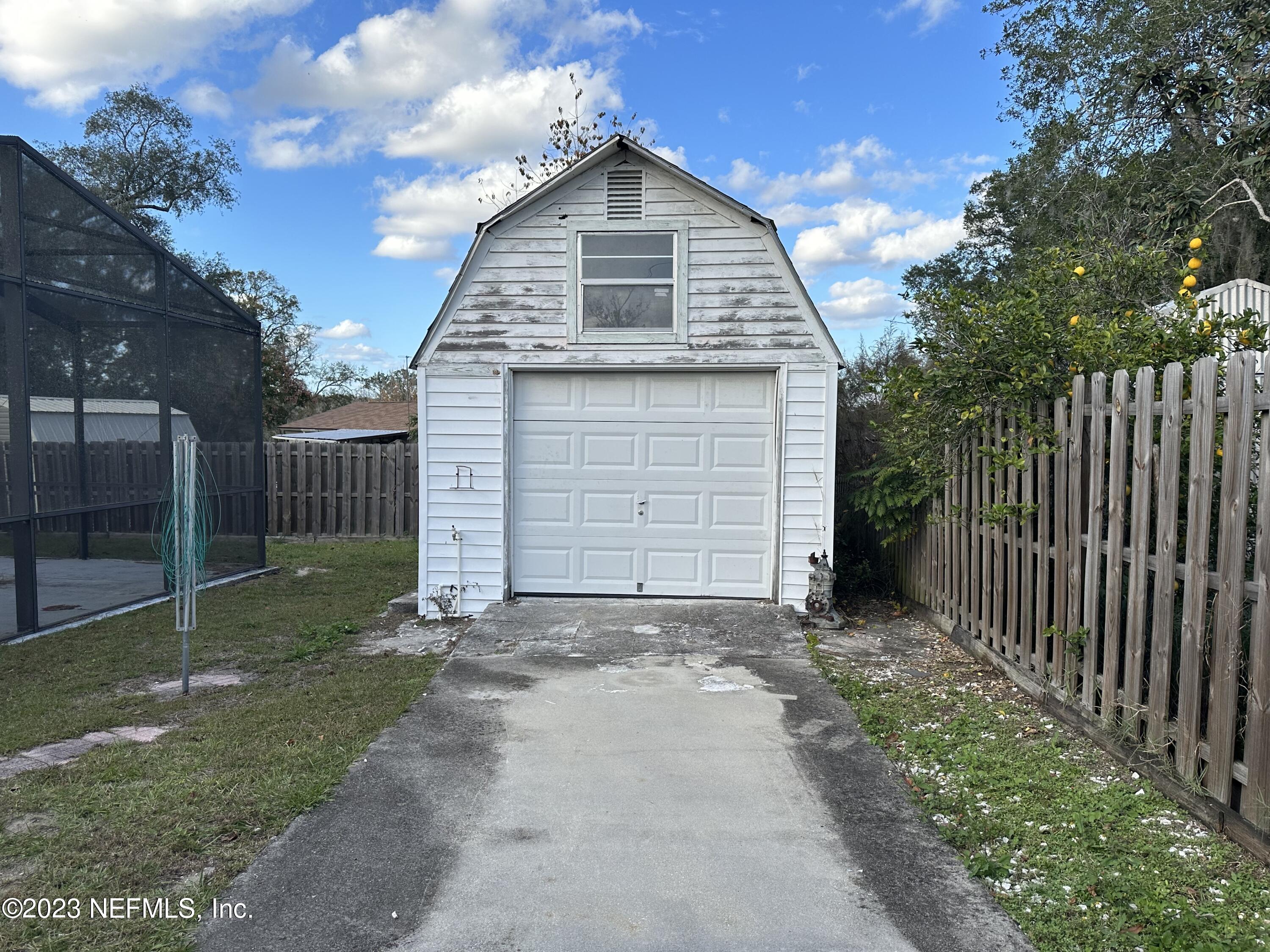 327 Neptune Road Orange Park, FL 32073 - Photo 6 of 17 IMG_0760