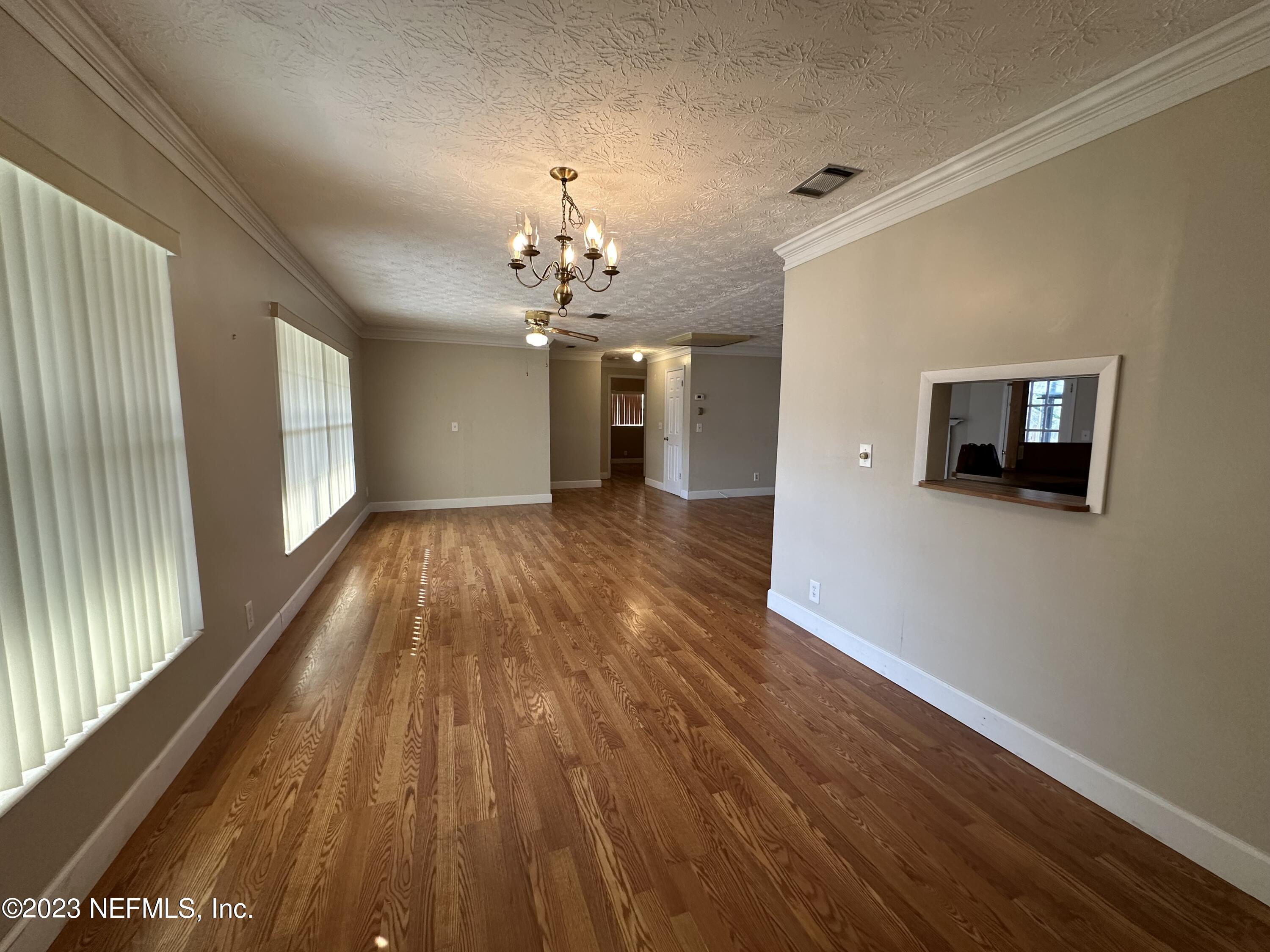 327 Neptune Road Orange Park, FL 32073 - Photo 8 of 17 IMG_0765